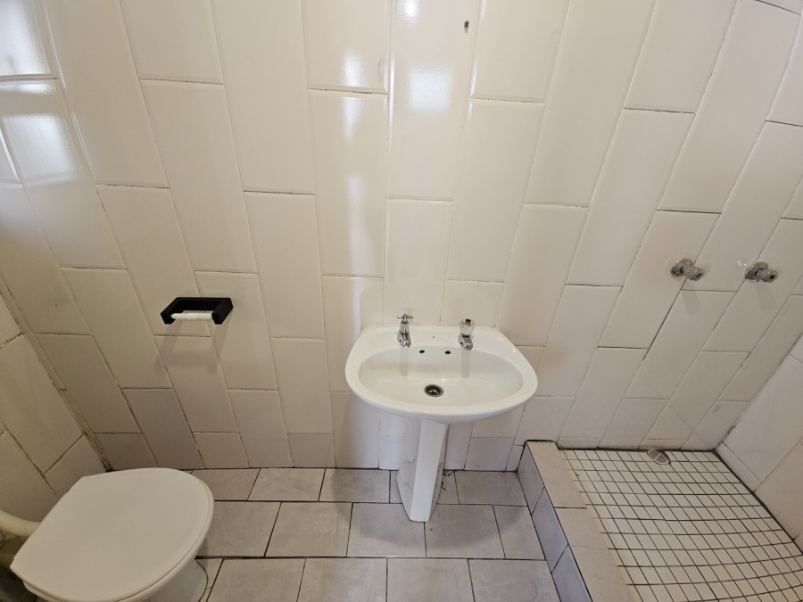 To Let 1 Bedroom Property for Rent in Westgate Western Cape